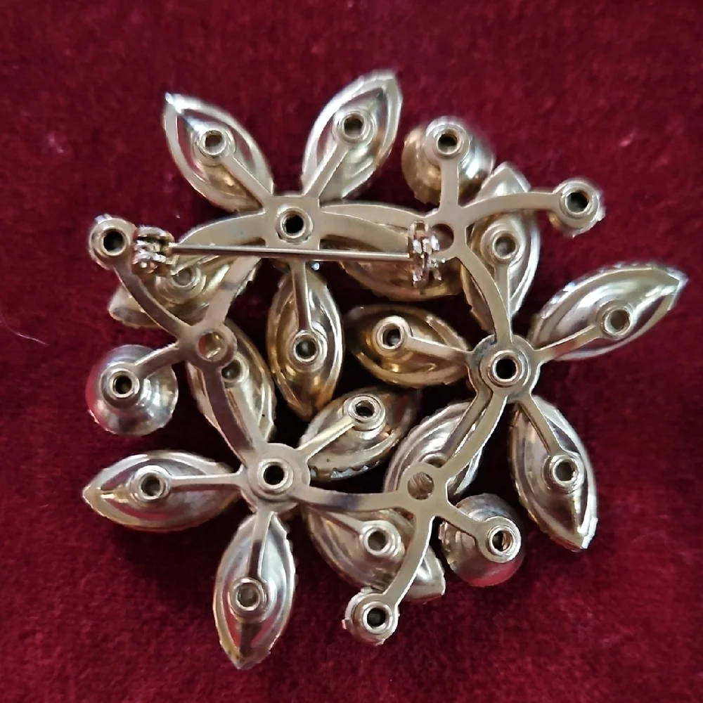 Vtg Floral Pearl Brooch with AB Crystals - Picture 2 of 3